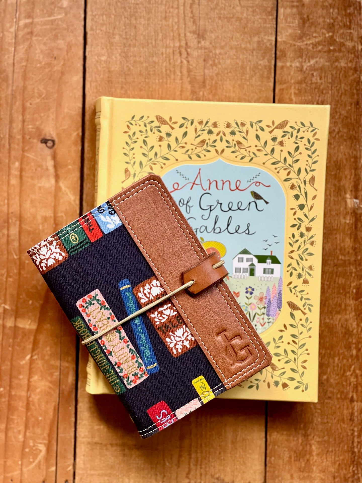 The Mini Journal - Book Club in Navy