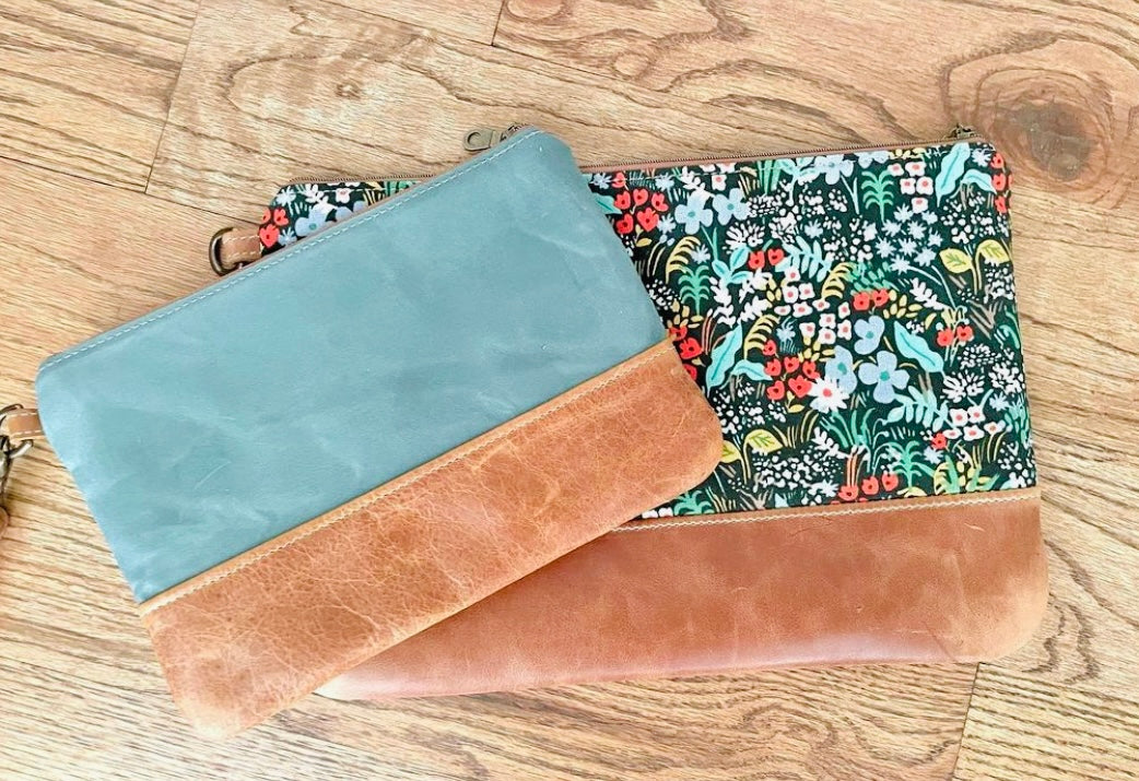 Medium Nesting Zipper Pouch in Waxed Canvas